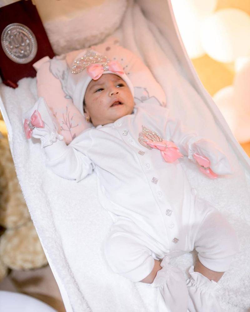 Instagram.com/ichaannisafadila